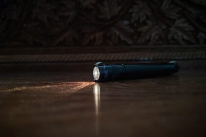 IPX8 vs IPX7 Flashlight Ratings: What Survives Your Wettest Use?