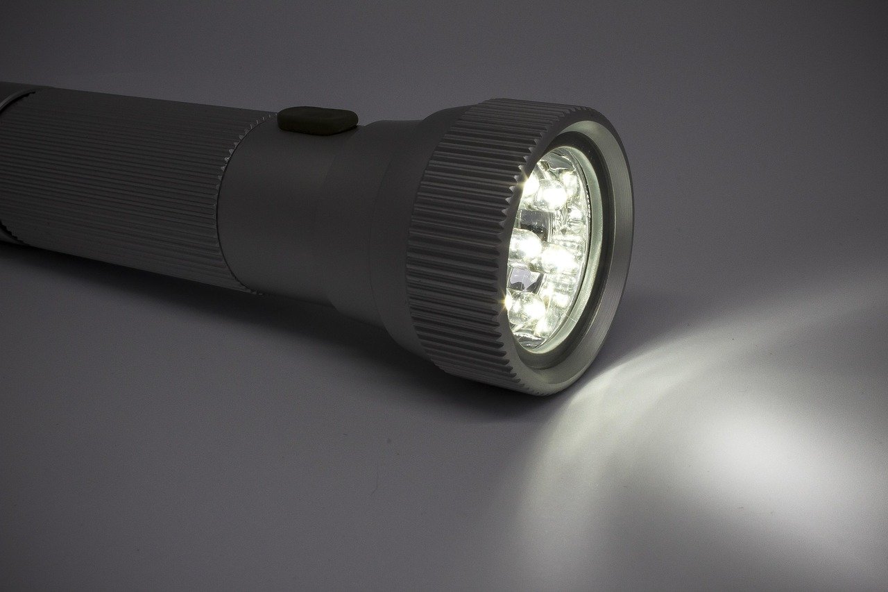 Why Your Flashlight Runtime Falls Short of the Specs (and What to Do)