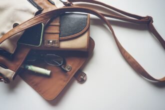 everyday carry for women a practical checklist to build ones first edc