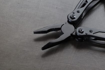 Which Multitools Actually Cut and Strip Wire Cleanly?
