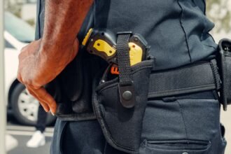 can a stun gun be brought on a plane airline and tsa rules