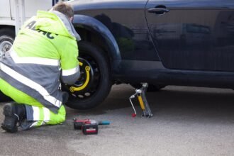 flat tire no spare safest roadside options