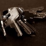 how to quickly stop keys from rattling in a pocket
