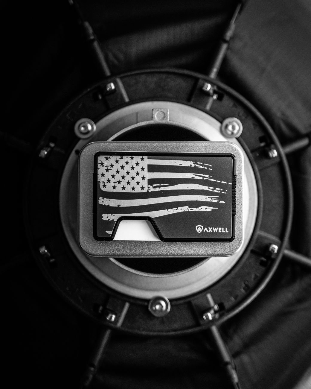 pexelsphoto13370957 edc deals fixes for money clips that constantly fall out