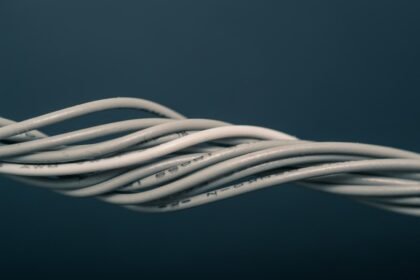 How to choose the essential short cable length for pocket carry