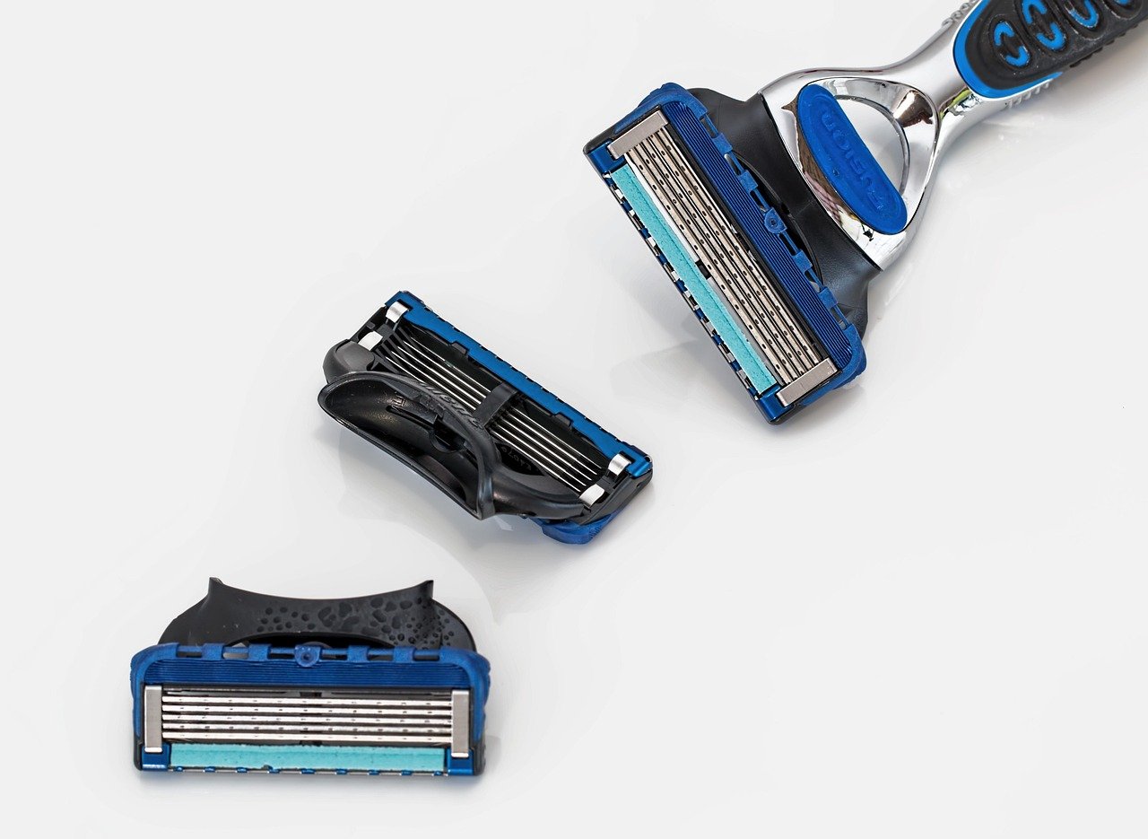 pocket grooming tools that earn space in your everyday carry