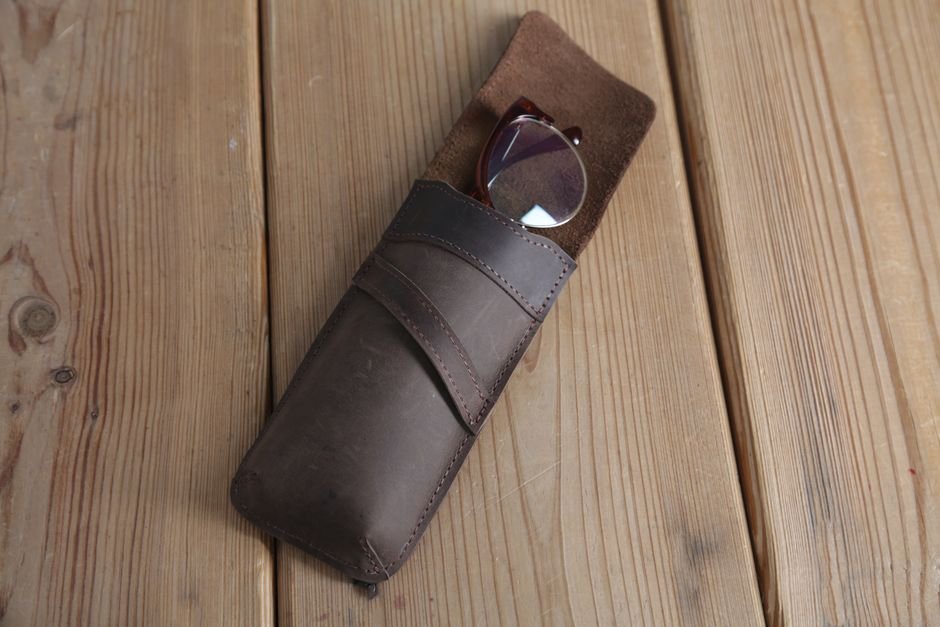 pexels1231065 edc deals eyeglasses resting beside a protective case