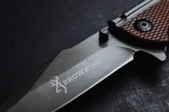 are liner lock knives safe for everyday cutting