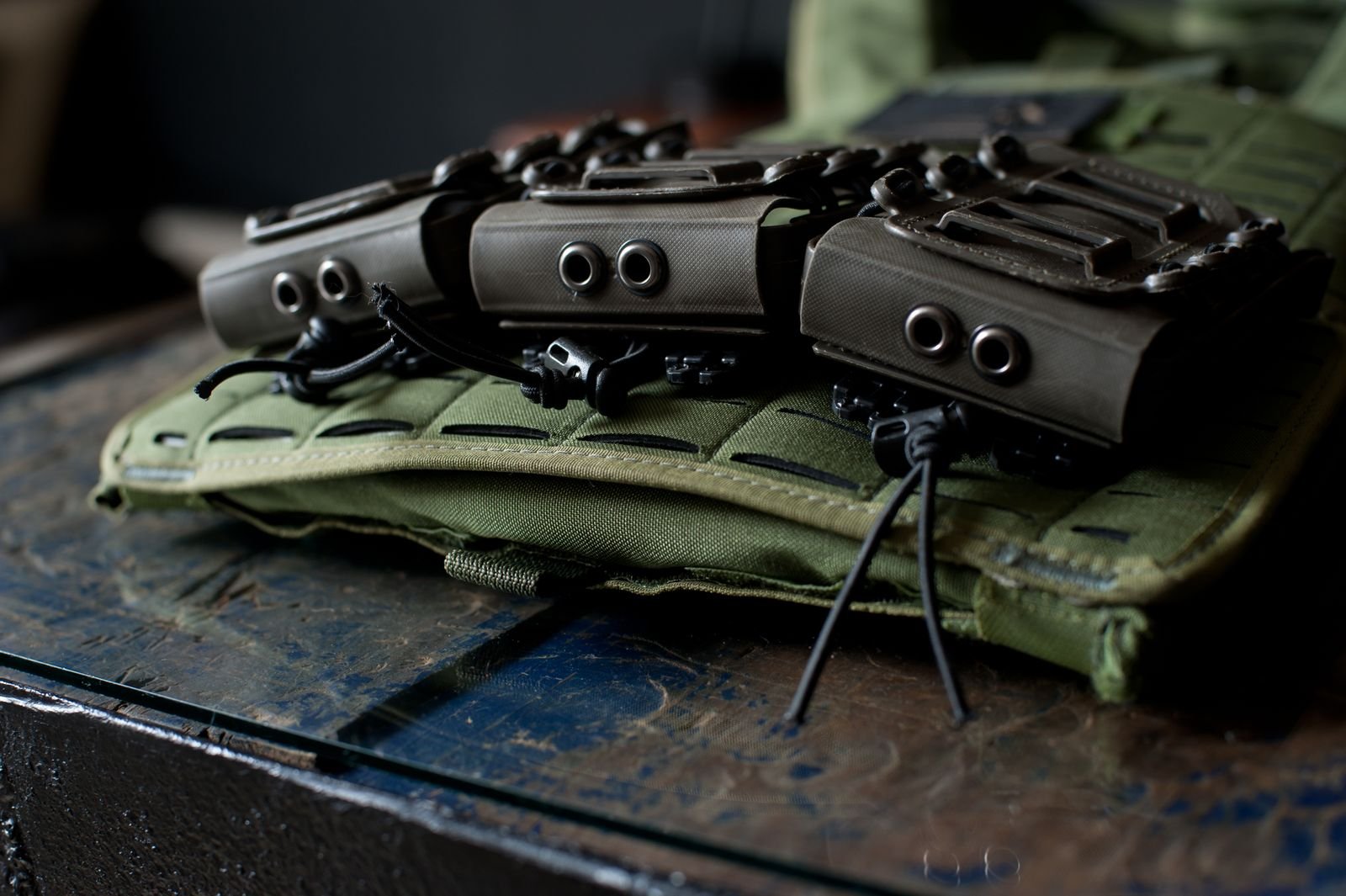 how to attach a molle pouch so it stays put